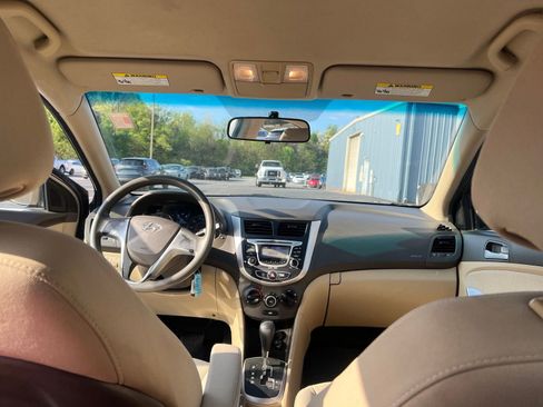 Used 2013 Hyundai Accent GLS FWD image 21