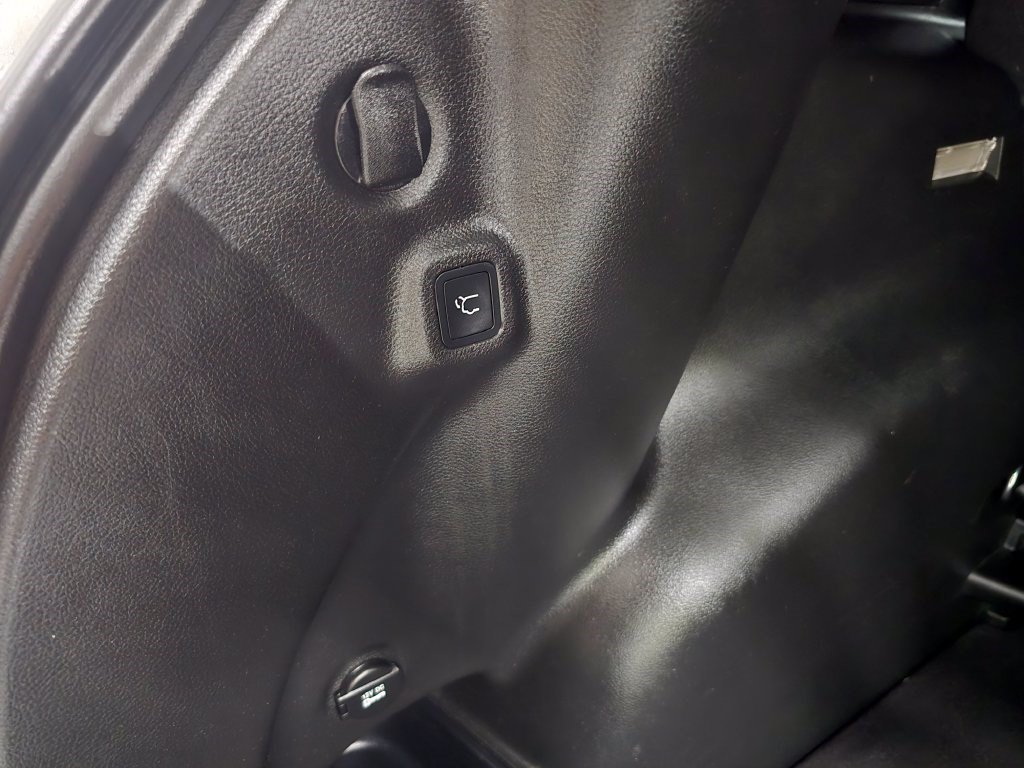 Used 2023 Jeep Compass Limited w/ Elite Group AWD/4WD image 41