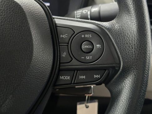 Used 2020 Toyota Corolla LE FWD image 7