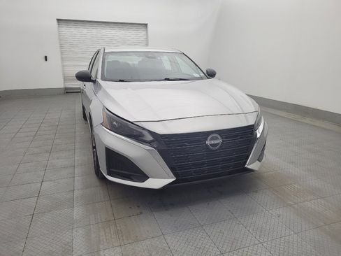 Used 2024 Nissan Altima 2.5 SV image 14