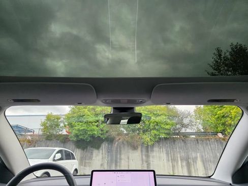 Used 2020 Tesla Model 3 Standard Range Plus image 21