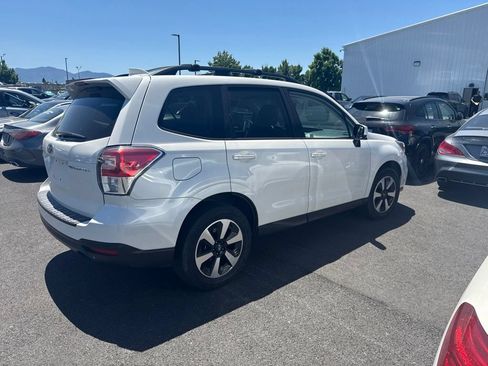 Used 2018 Subaru Forester 2.5i Premium AWD/4WD image 4