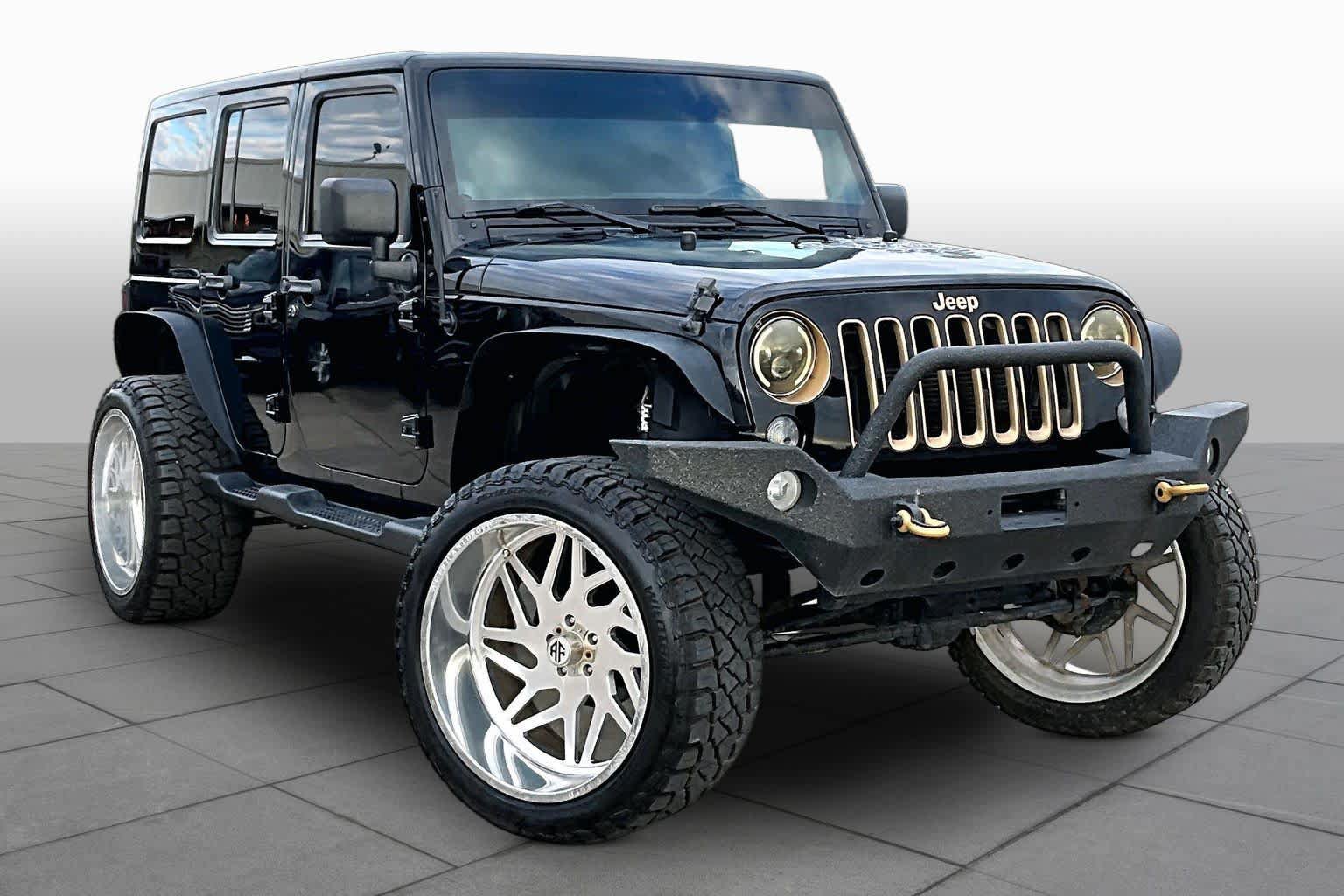 Used 2014 Jeep Wrangler Unlimited Sahara AWD/4WD image 3