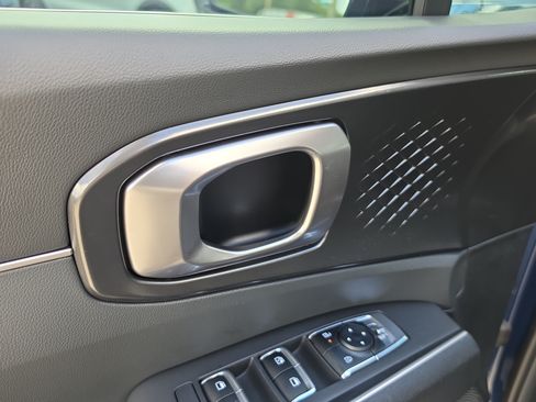 Certified 2025 Kia Sorento S FWD image 18
