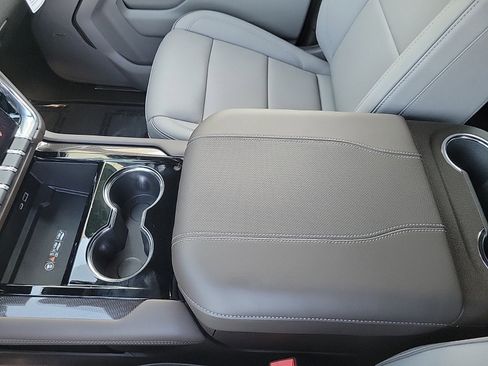 New 2026 GMC Yukon Elevation image 16