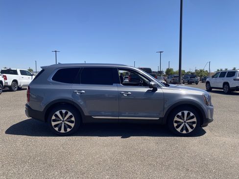Used 2022 Kia Telluride EX w/ EX Premium Package AWD/4WD image 6