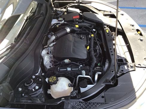 Used 2025 Chevrolet Trax LT FWD image 38