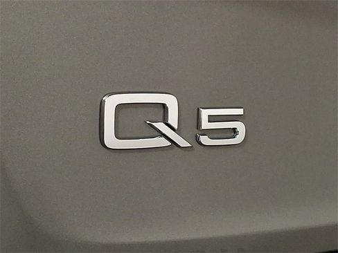 Used 2023 Audi Q5 2.0T Premium w/ Convenience Package image 31