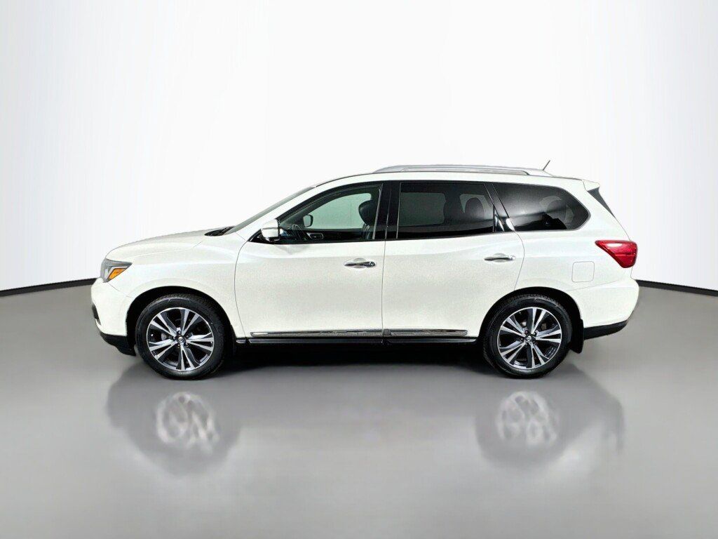 Used 2017 Nissan Pathfinder Platinum AWD/4WD image 2