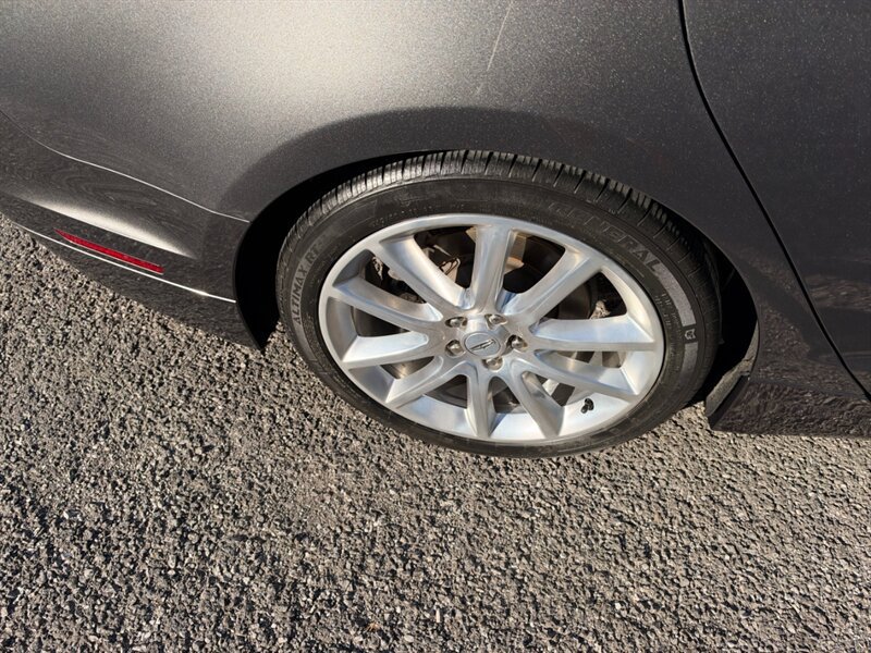 Used 2016 Lincoln MKZ w/ Equipment Group 300A Reserve FWD image 11