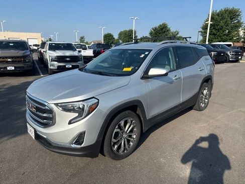 Used 2019 GMC Terrain SLT w/ Preferred Package AWD/4WD image 3