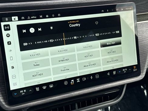 Used 2024 Rivian R1S Adventure image 16