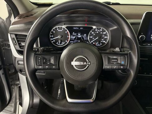 Used 2023 Nissan Rogue SV FWD image 19