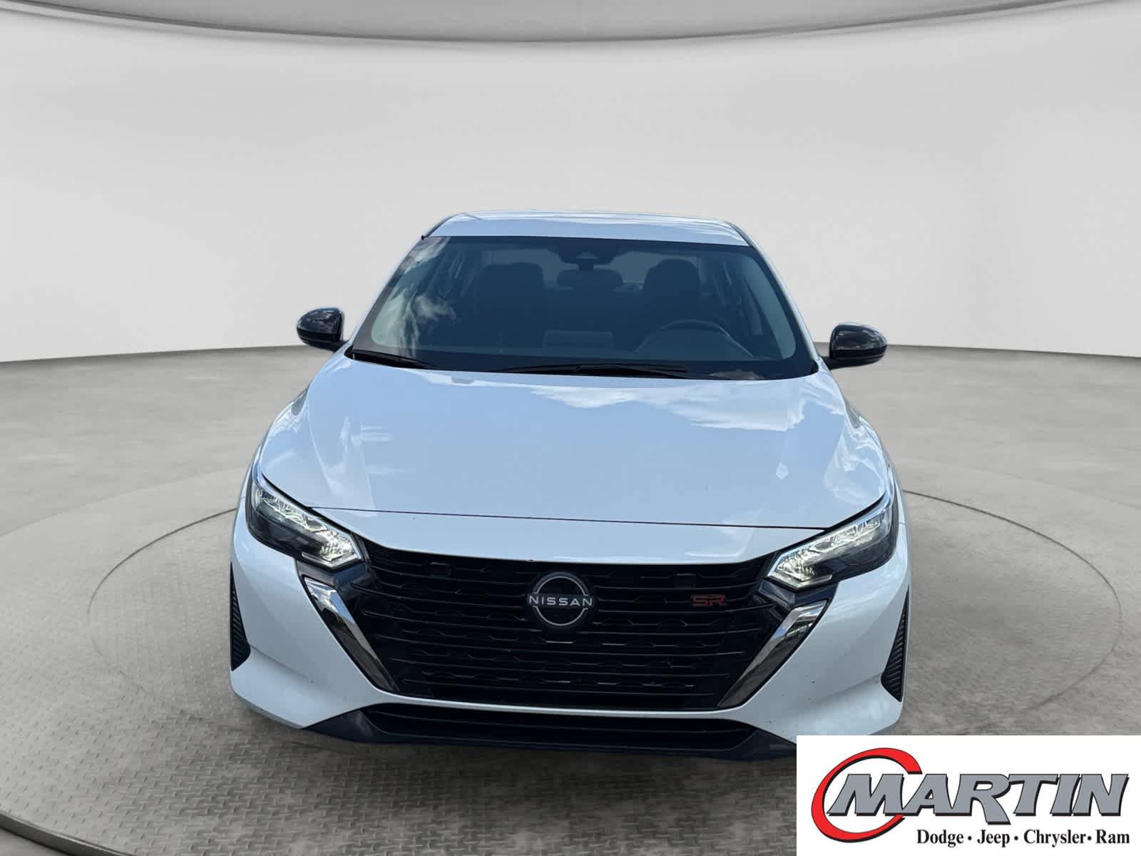 Used 2025 Nissan Sentra SR FWD image 2