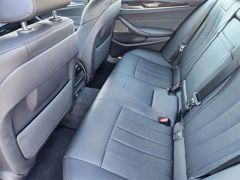 Used 2023 BMW 530e xDrive image 31