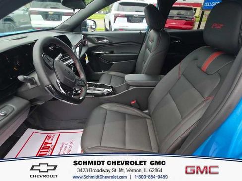 New 2026 Chevrolet Trax RS w/ Sunroof Package FWD image 12