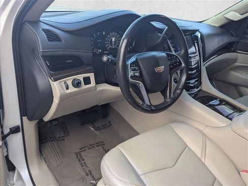 Used 2018 Cadillac Escalade image 10