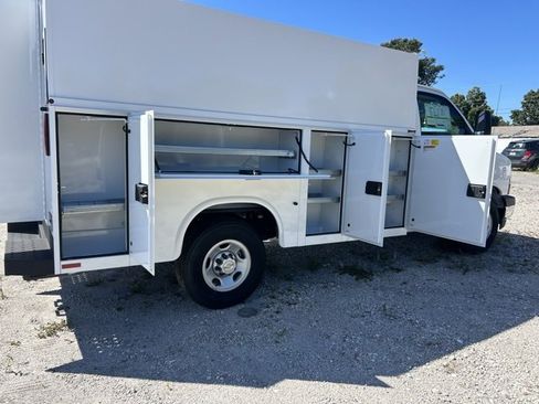 New 2025 Chevrolet Express 3500 Work Van w/ Power Convenience Package image 5