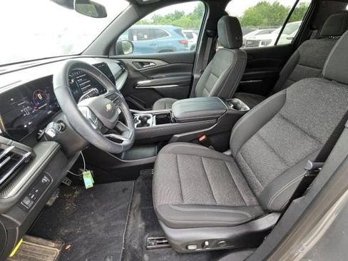 Used 2024 Chevrolet Traverse LT FWD image 3