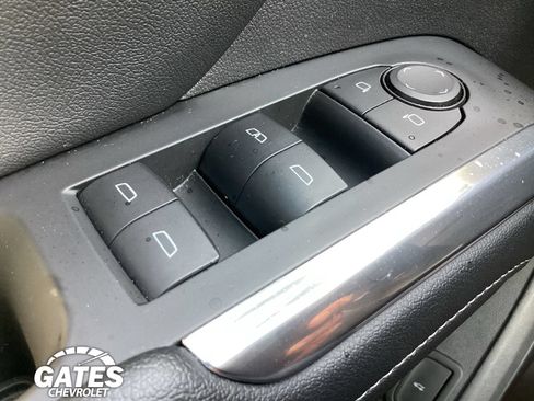 Used 2024 Chevrolet Traverse LT FWD image 23