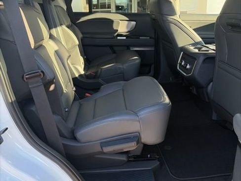 New 2026 Ford Expedition Active image 23