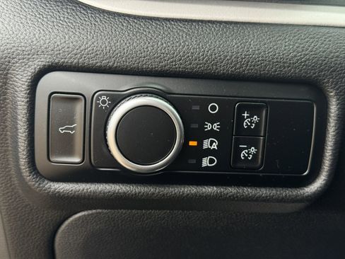 Used 2024 Ford Explorer XLT RWD image 22