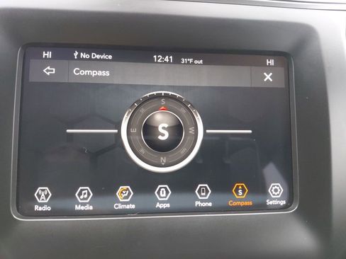 Used 2019 Jeep Cherokee Latitude Plus w/ Comfort/Convenience Group image 44