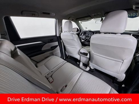 Certified 2016 Toyota Highlander Plus image 29