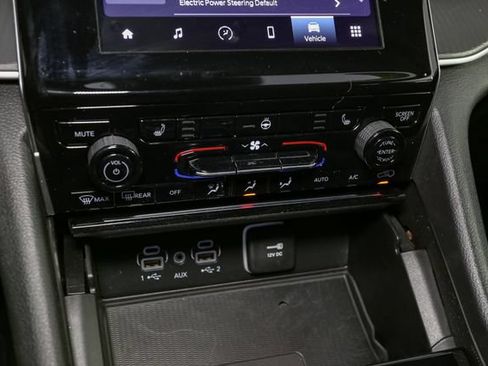 Used 2023 Jeep Grand Cherokee L Laredo AWD/4WD image 28