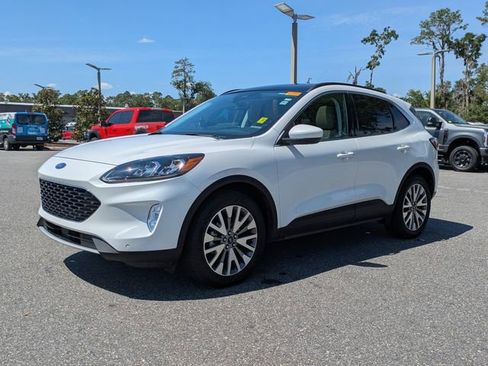Certified 2022 Ford Escape Titanium AWD/4WD image 7