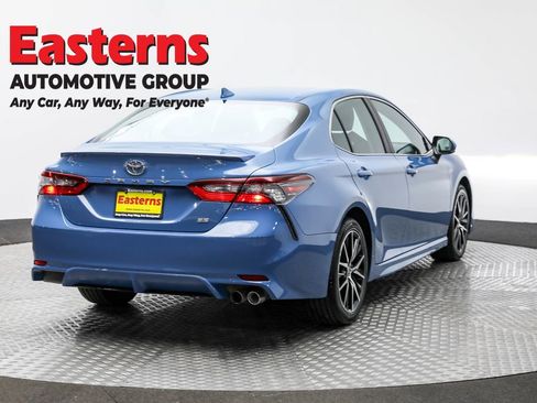 Used 2023 Toyota Camry SE image 5