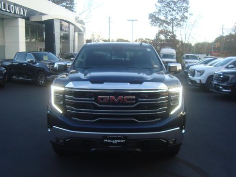 Used 2022 GMC Sierra 1500 SLT w/ SLT Convenience Package image 2