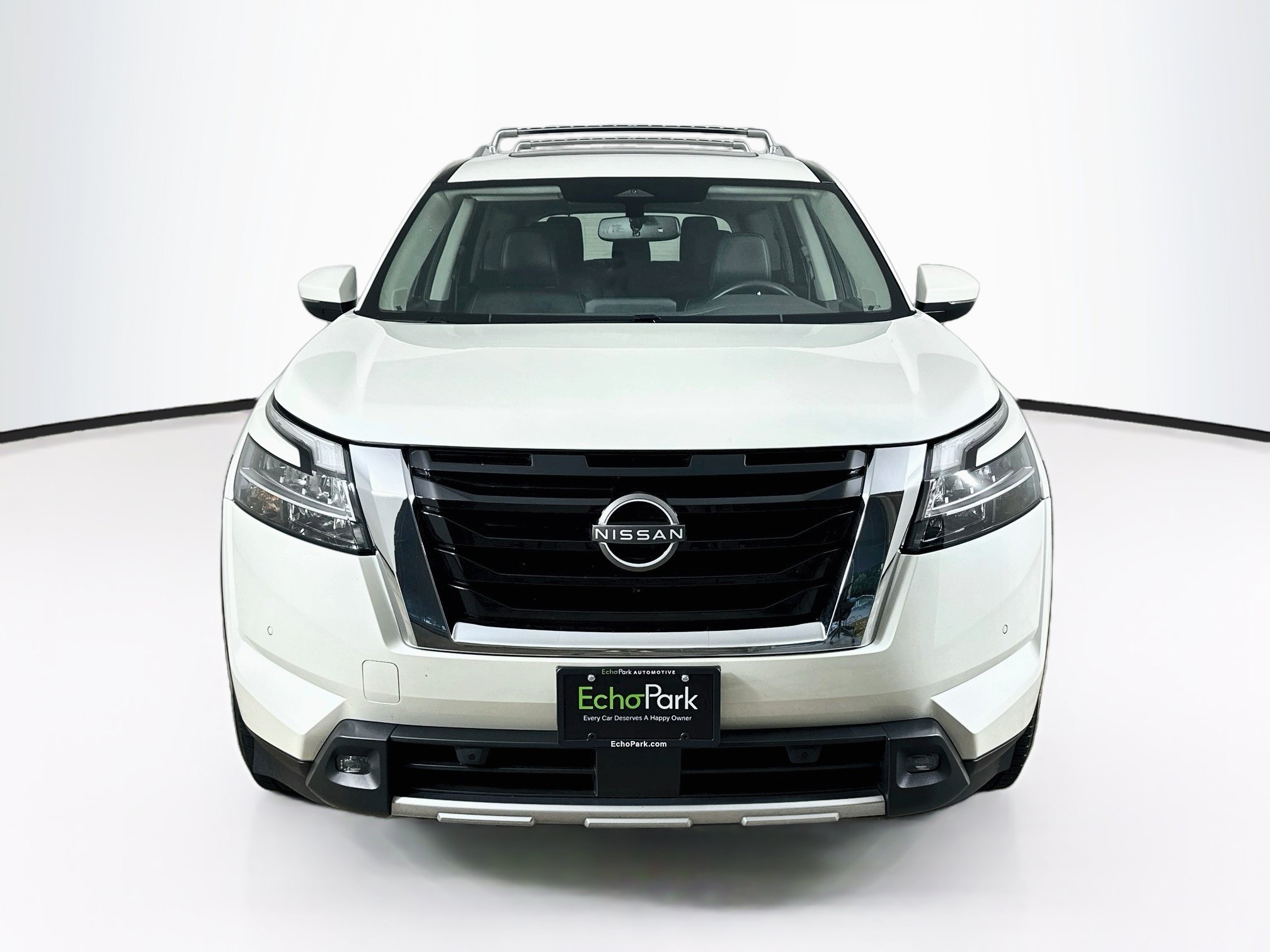 Used 2022 Nissan Pathfinder SL w/ SL Premium Package FWD image 2