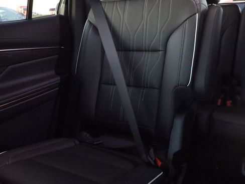 New 2026 Buick Enclave Avenir image 13