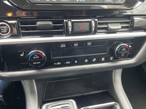 Used 2022 Nissan Pathfinder SV image 26