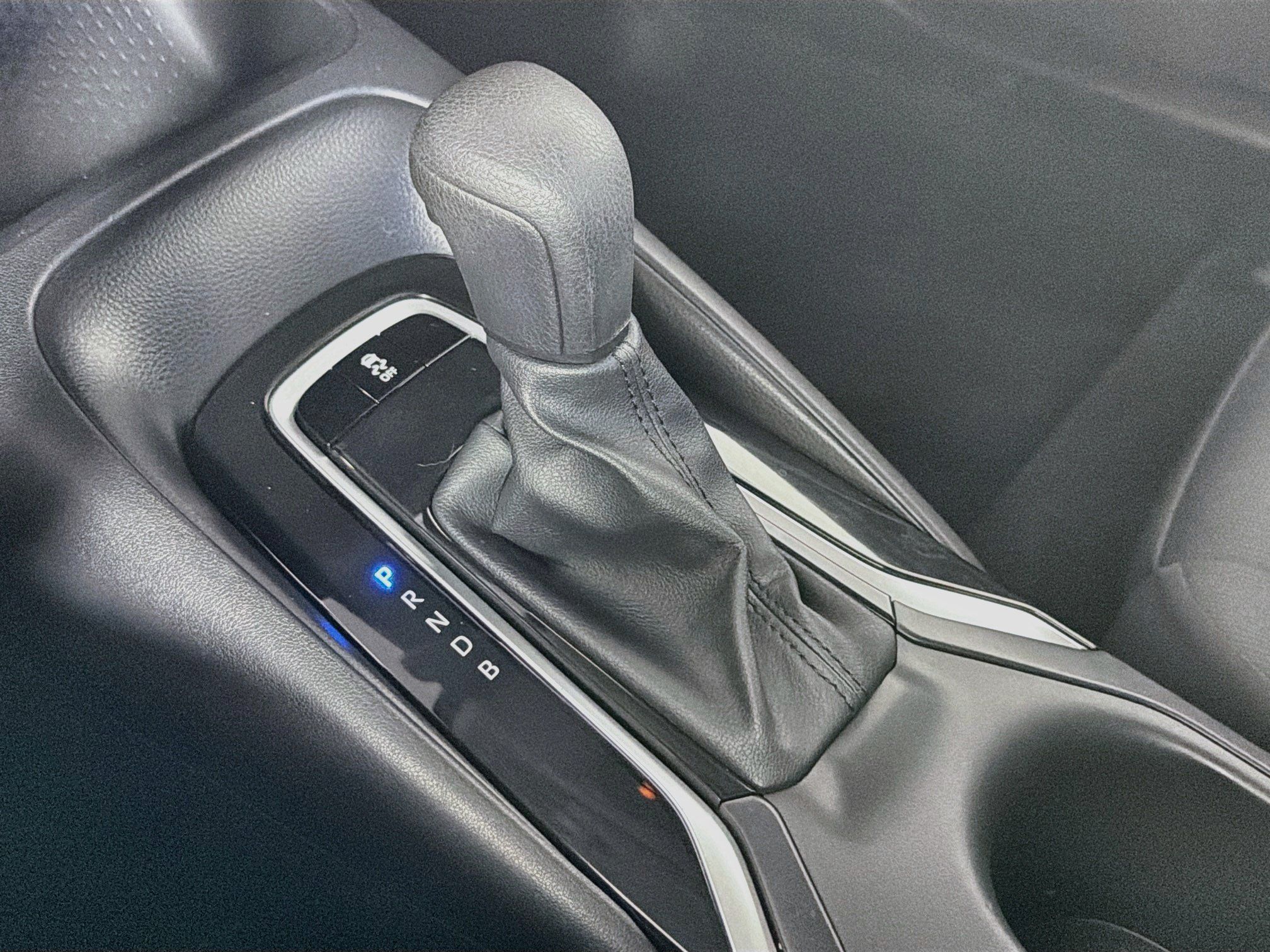 Used 2025 Toyota Corolla LE FWD image 24