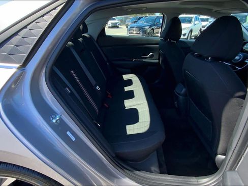 Used 2025 Hyundai Elantra SEL FWD image 19
