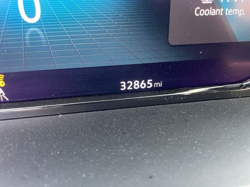 Used 2025 Volkswagen Atlas Cross Sport SE image 42