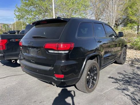 Used 2021 Jeep Grand Cherokee Laredo X image 4