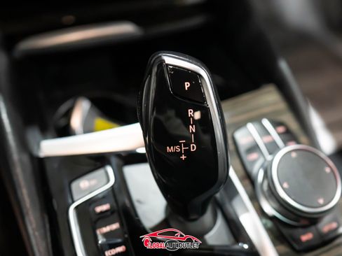 Used 2018 BMW 530e w/ Premium Package 2 image 36