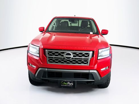 Used 2023 Nissan Frontier SV w/ SV Premium Package AWD/4WD image 2