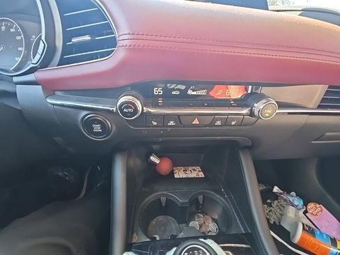 Used 2022 MAZDA MAZDA3 s image 19