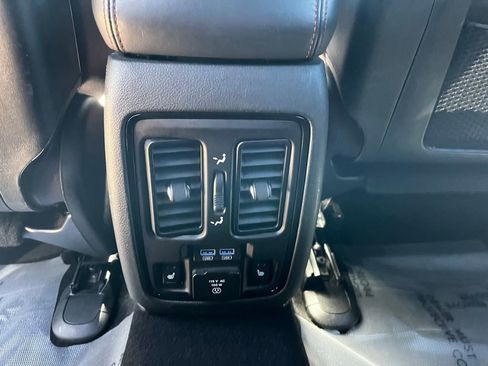 Used 2024 Dodge Durango GT AWD/4WD image 27