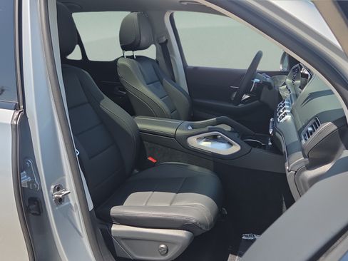Certified 2026 Mercedes-Benz GLS 450 4MATIC image 17