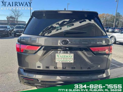 Used 2024 Toyota Sequoia Platinum image 7