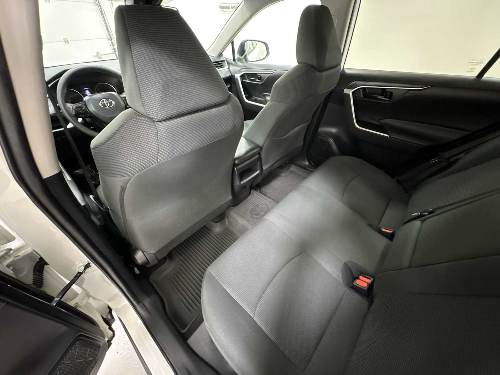 Certified 2021 Toyota RAV4 LE AWD/4WD image 25