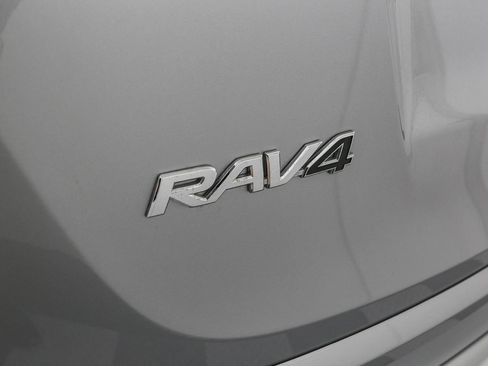 Used 2018 Toyota RAV4 Limited AWD/4WD image 11
