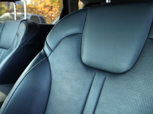 Used 2024 Kia Sorento S image 26