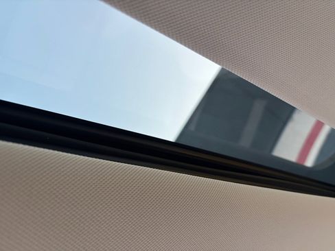 Used 2025 Genesis GV80 2.5T Advanced image 18