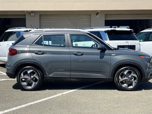 New 2026 Hyundai Venue SEL FWD image 5